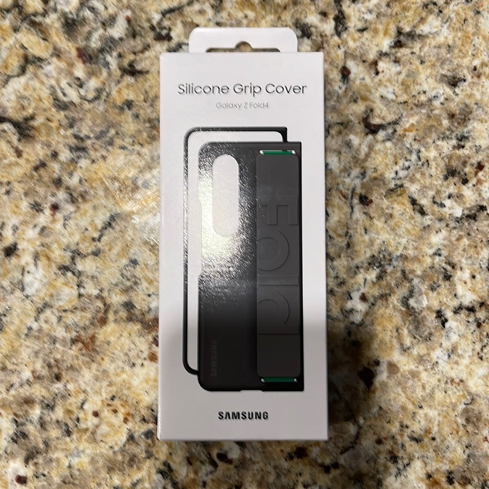 **SOLD**Brand new never used Galaxy Z fold4 case